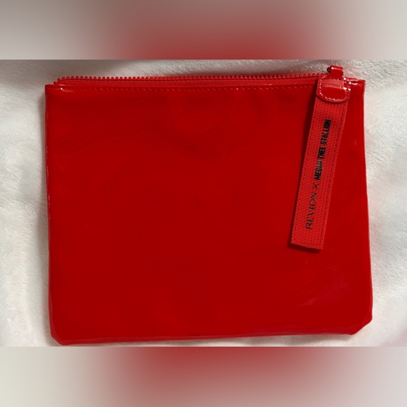 Orange and red REVLON x MEGAN THREE STALLION COLAB Cosmetic bag with goodies - Picture 9 of 14